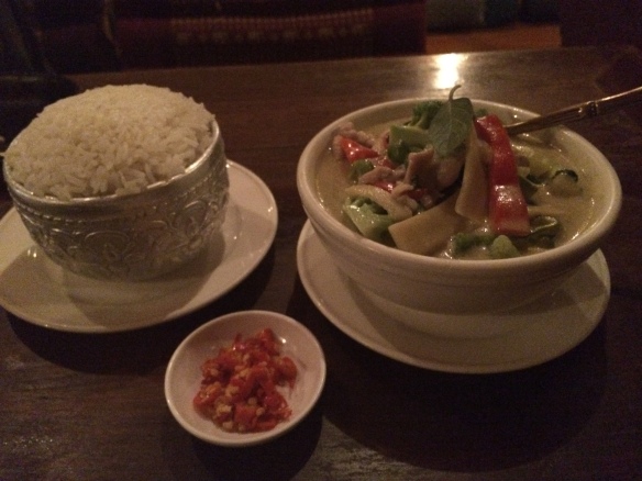 Patee Thai - Thai green curry w chicken.